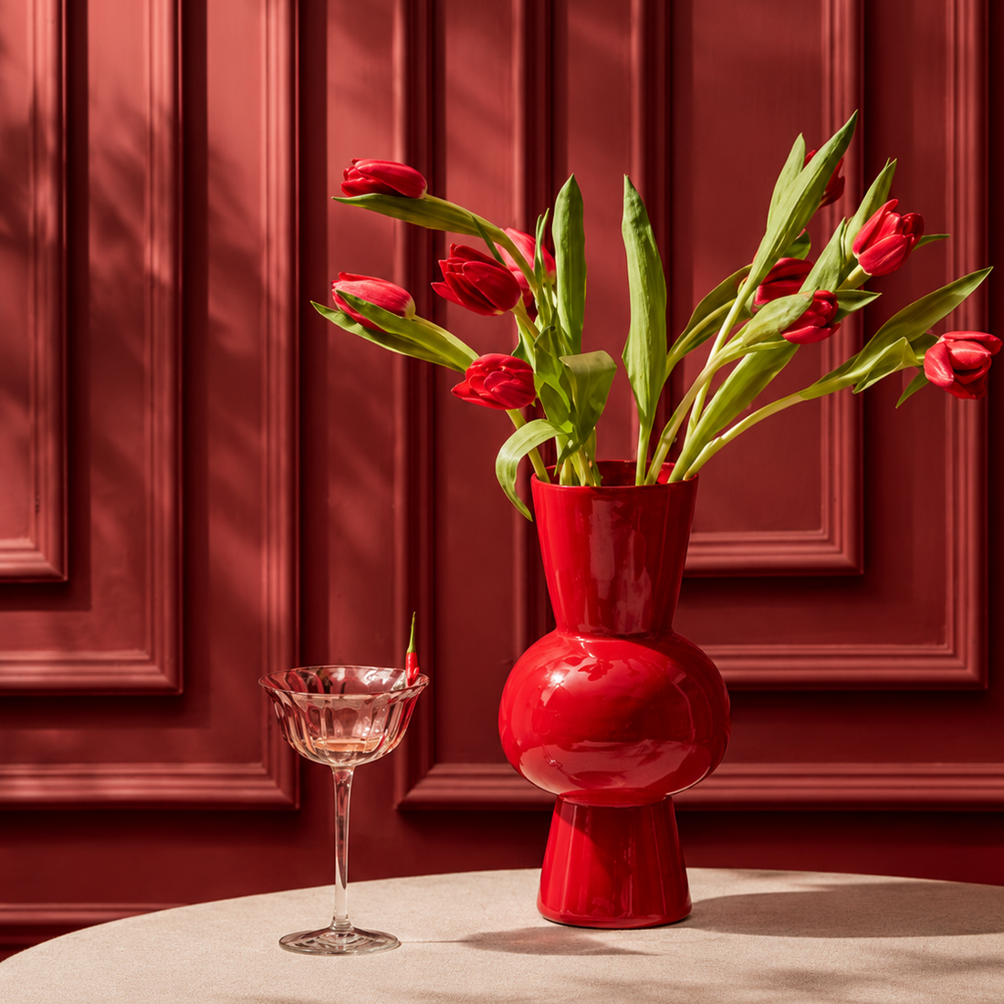 CHILLI – RED HAND BLOWN VASE
