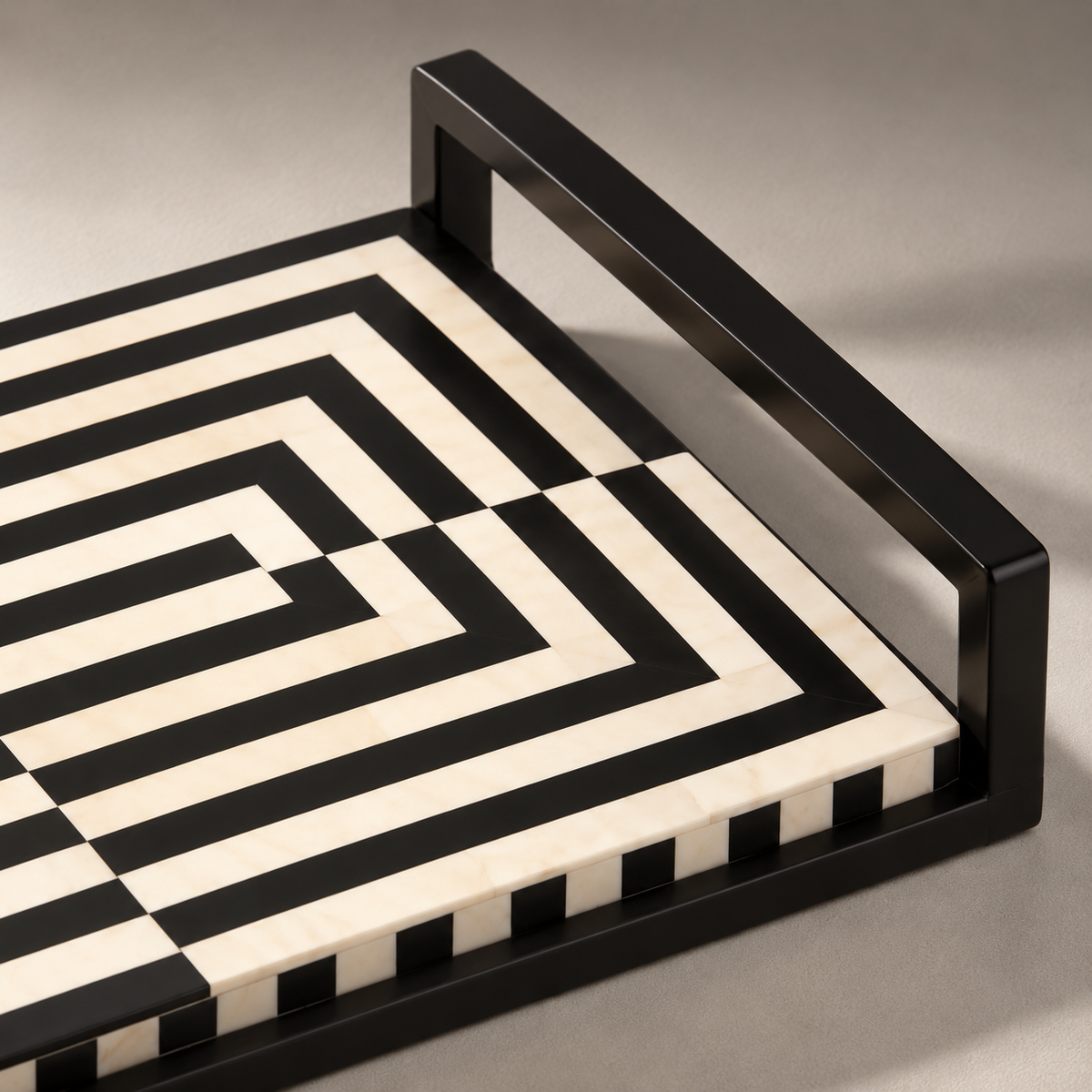 RAKU - B&W TRAY