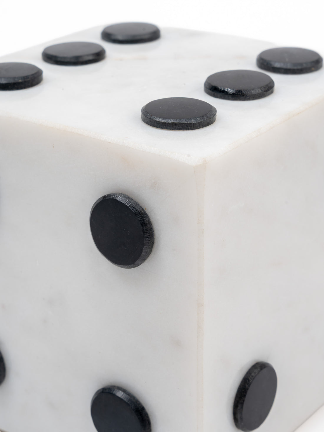 Daria – Black & White Dice
