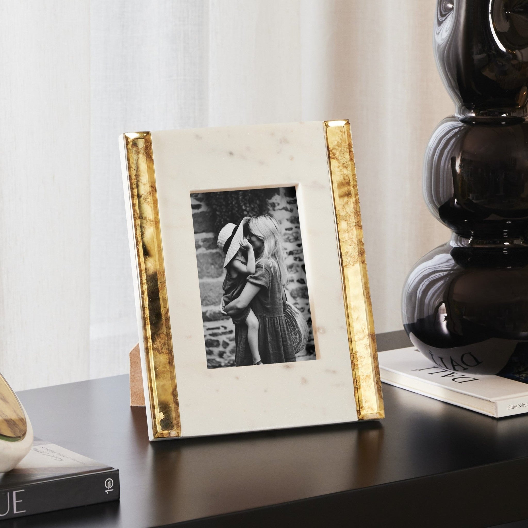 PICTURE THIS - MARBLE GLASS PHOTO FRAME