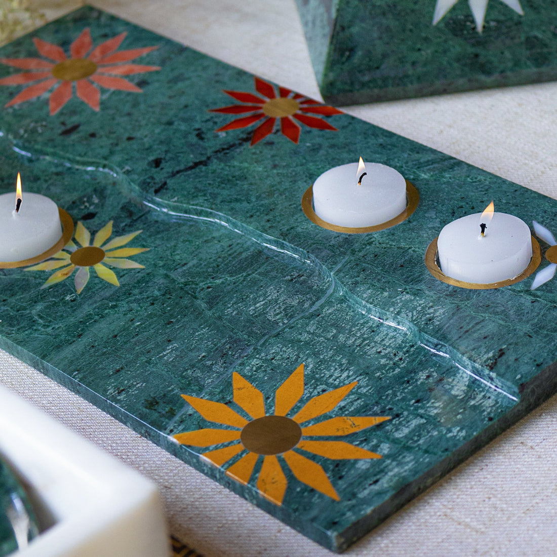 MAGNOLIA GREEN MARBLE MULTIPURPOSE PLATTER WITH TEA LIGHT