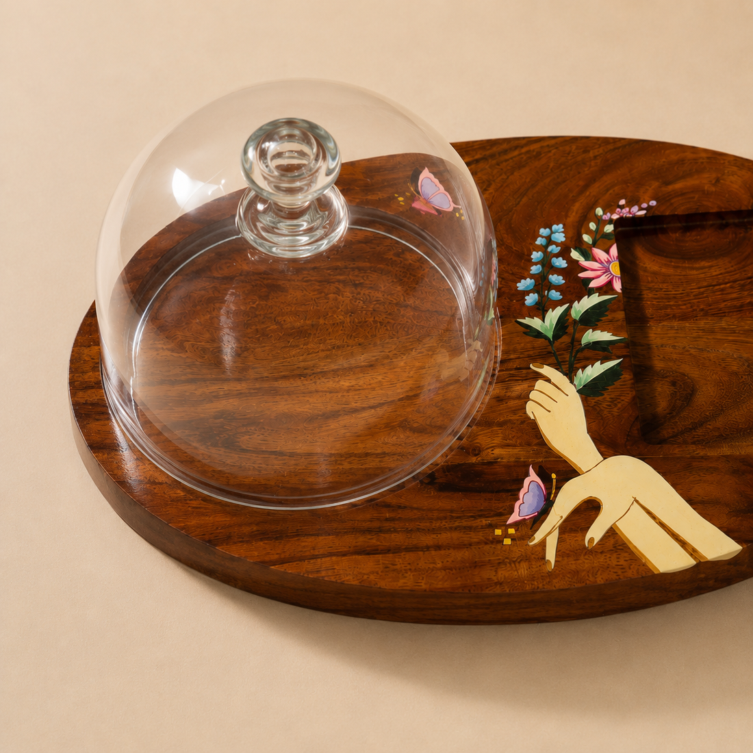 Aurela - Handmade Platter With Cloche