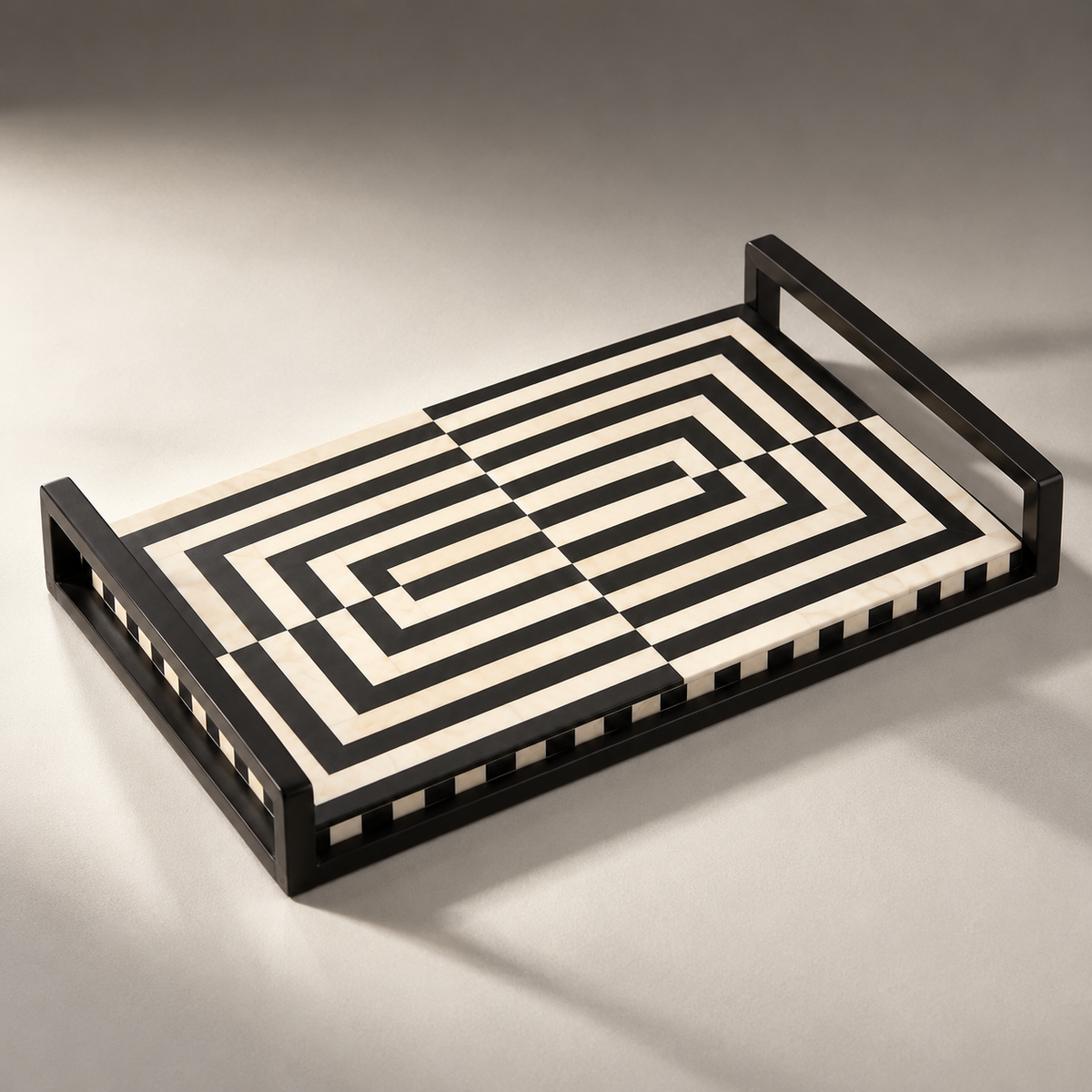 RAKU - B&W TRAY