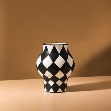 Harley Calisto –  Vase