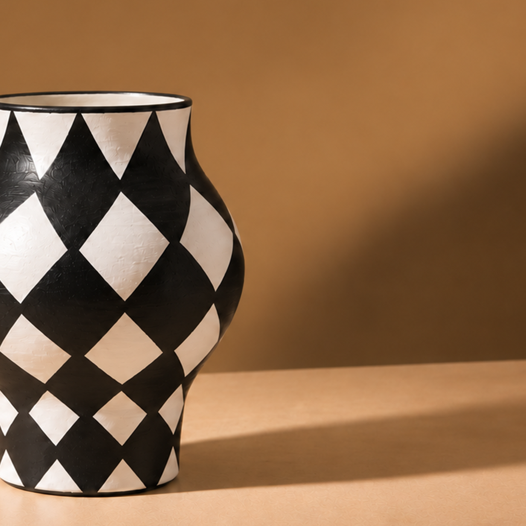 Harley Calisto –  Vase