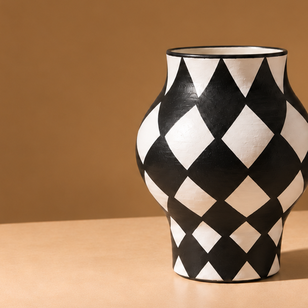 Harley Calisto –  Vase