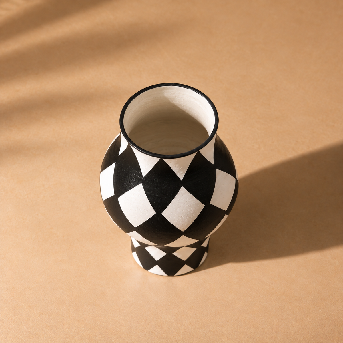 Harley Calisto –  Vase