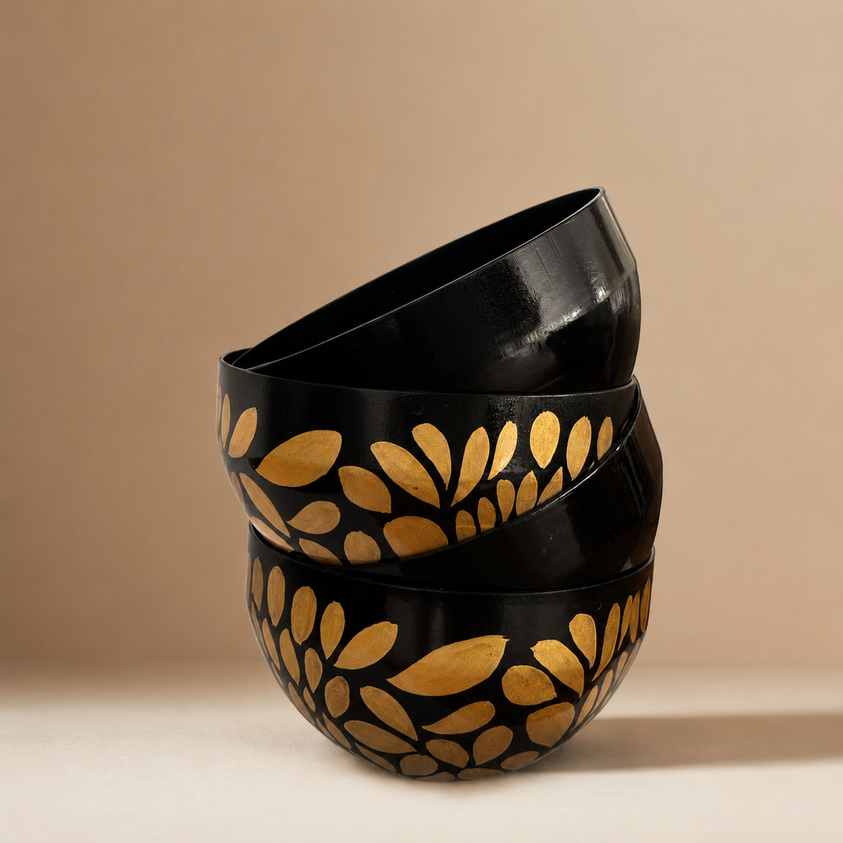 Serpentine Bowl Handpainted (Gold & Black)