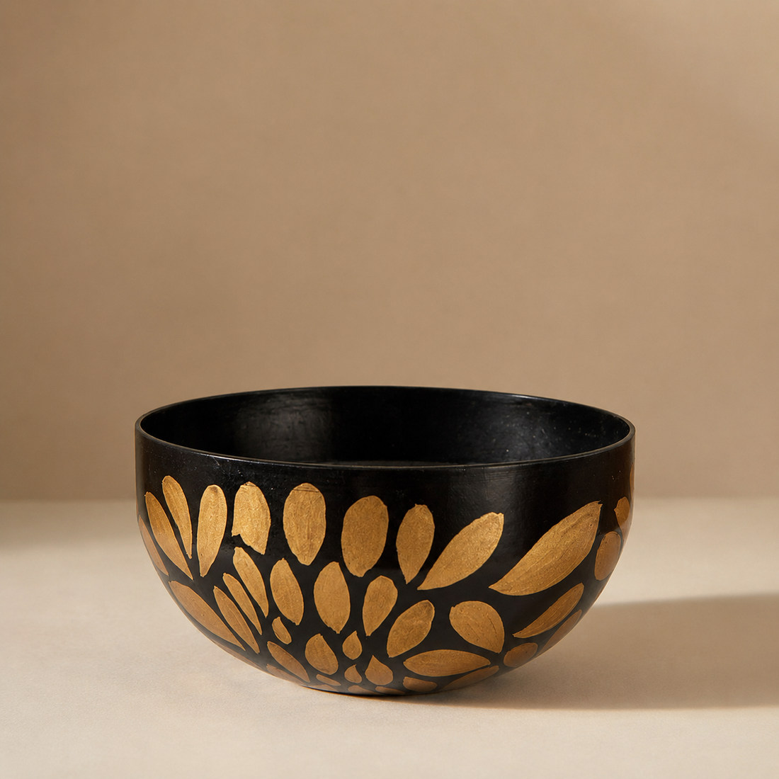 Serpentine Bowl Handpainted (Gold & Black)